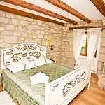 Vila Boutique Pucinum